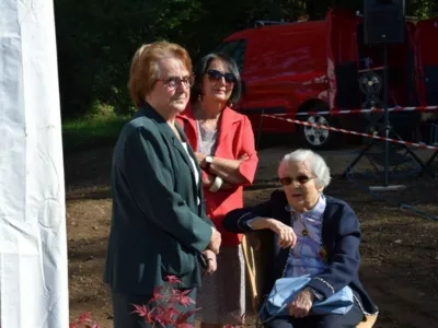 L’après cérémonie - Marie-Claude Dole, Annette Montel Saint Paul, Josette Corriger