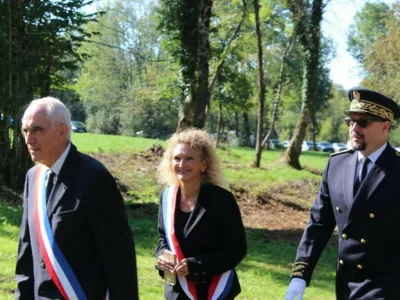 Arrivée des autorités - Syvie Vermeillet Sénatrice, Jacques Hugon maire de Le Moutoux, Stéphane Chipponi Secrétaire général