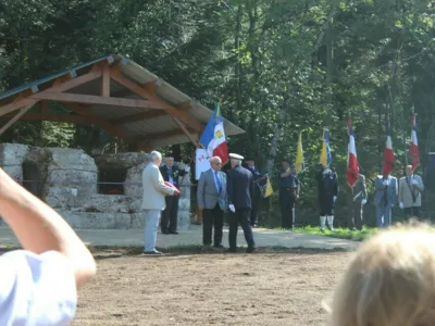 Remise Médaille Militaire - Remise de la Médaille Militaire à Pierre Brocard par l’Ingénieur général Jacques Hugon