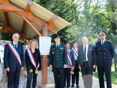 Le Four des Canadiens 100 après ; Inauguration - Martin Péron lieutenant-colonel de l’Armée canadienne, Clément Pernot Président du Conseil départemental